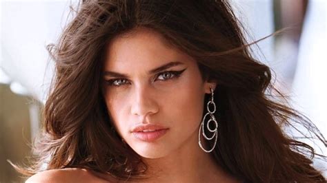 Sara Sampaio Wallpapers Images Photos Pictures Backgrounds