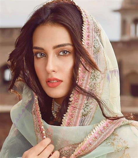Iqra Aziz Pakistani Girl Pakistani Actress Pakistani Girls Pic