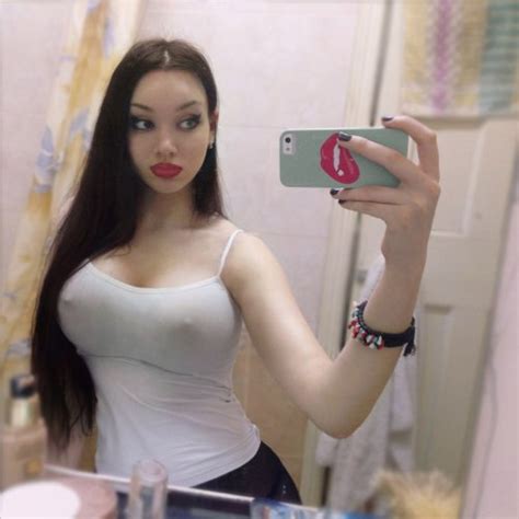 Hot Brunette Mirror Selfie Hotxphotos