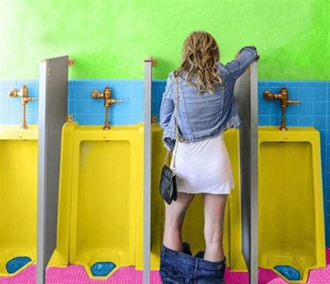 Women Peeing In Porto Potties Hot Pics