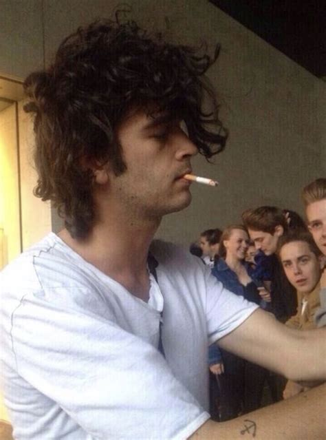 Matty Healy With Images Long Hair Styles Groupies