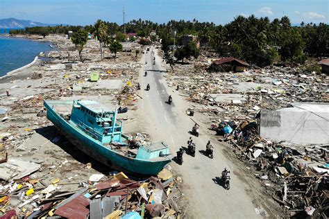 estas fotos aereas mostram  rastro de destruicao deixado pelo tsunami