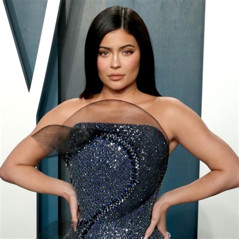 Kylie Jenner Proves She S Feeling Fergalicious In Latest Bikini Pic
