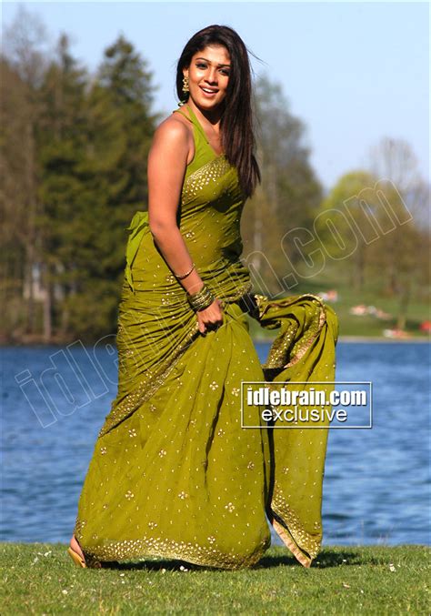 nayanthara hottest sexual seduction in saree girlz around the world