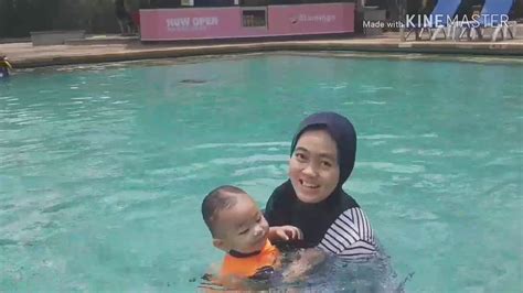 Berenang Dan Main Air Bersama Papa Mama Di Wahana