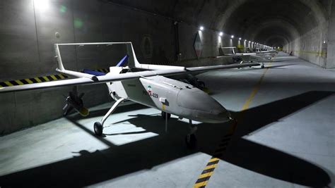 iran prueba nuevos drones de ataque durante sus ejercicios militares cerca del estrecho de ormuz