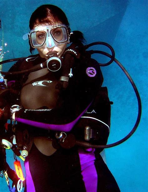 pin by neo on underwater scuba girl diving gear diving