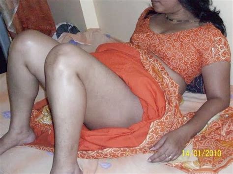 Indian Bhabhi Very Sexy And Removing Saree | SexiezPix Web Porn