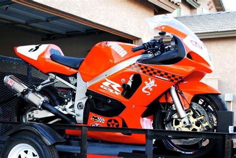 buy  suzuki gsx   track bike   motos