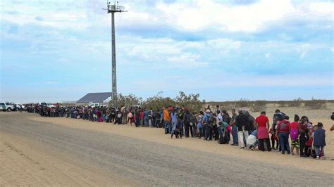 migrants arrested in arizona after crossing border