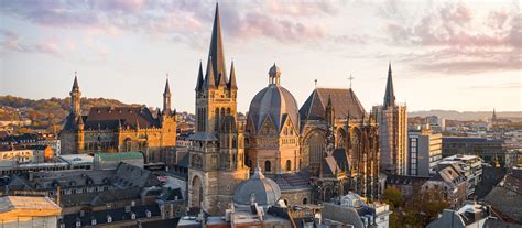 aachener dom steingewordene geschichte und jahrhundertealte wallfahrt