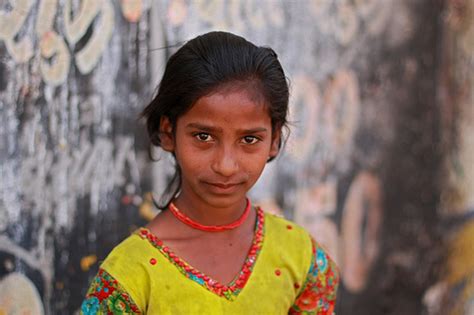 フリー画像 人物写真 子供ポートレイト 外国の子供 少女 女の子 インド人 フリー素材 画像素材なら！無料・フリー写真素材のフリーフォト
