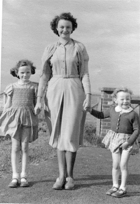 Mother And Daughters Vintage Ladies Flickr