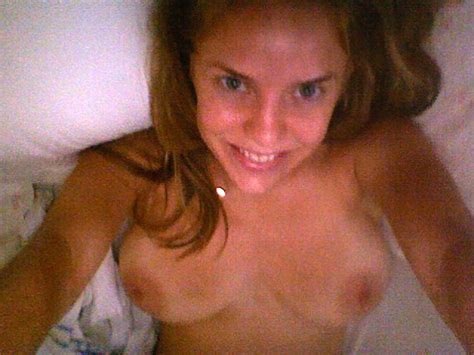 Actress Kelli Garner Nude And Hot Leaked Photos [new 15 Pics]
