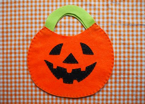 Diy Great Pumpkin Trick Or Treat Bag Sew A Softie