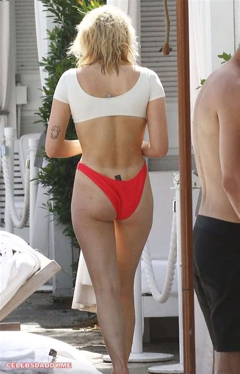 Sophie Turner Bikini Boobs And Ass Hanging Out The Fappening