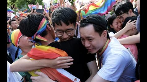 taiwan becomes first asian country to legalize same sex marriage youtube