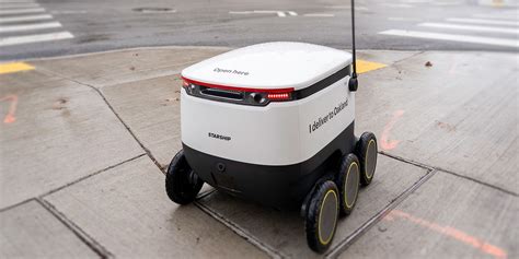 delivery robots work   safely deliver  packages