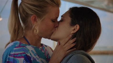 smart and emmy rossum lesbian kiss shameless pride
