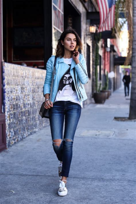 16 Stylish Jeans Outfit Ideas For The Spring Season