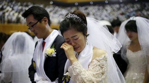 moonies hold mass wedding in south korea bbc news