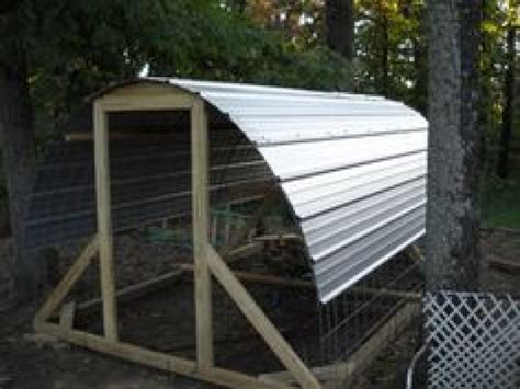 hoop chicken coop  cattle panels rabbithouses