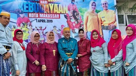 hari kebudayaan dinas kesehatan kota makassar layani masyarakat baju adat tribun timurcom