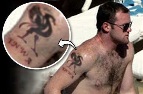 picture exclusive wayne rooney has liver bird tattoo after losing bet with liverpool pals