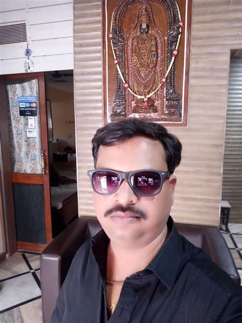 Pin By Sandip Dhanvijay On Discuss Mens Sunglasses Glasses Sunglasses