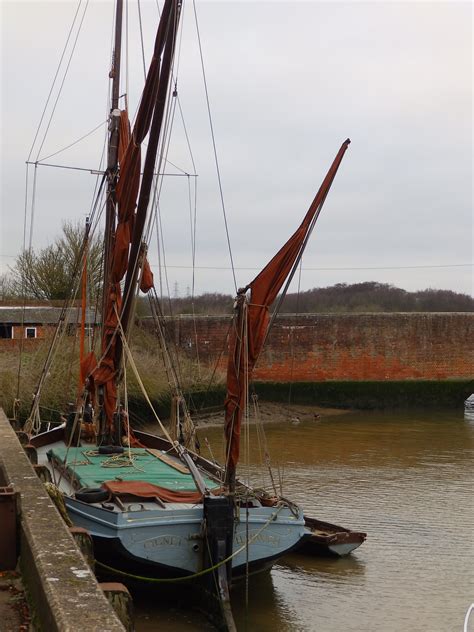 sailing barge quercuscommunity