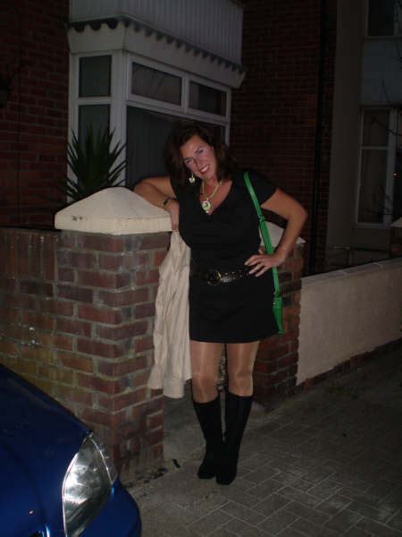 darlindee 55 from portsmouth is a local granny looking
