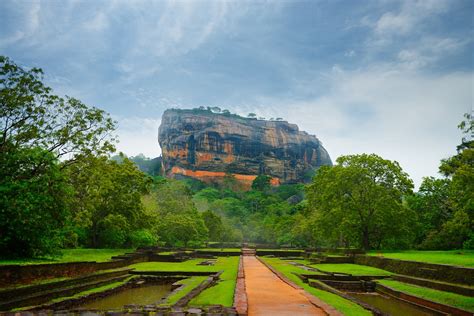 sri lanka boldly asks  travel agencies  cut commissions   revive tourism sri