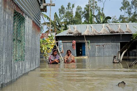 Death Toll From Bangladesh India Nepal Floods Jumps To Over 300