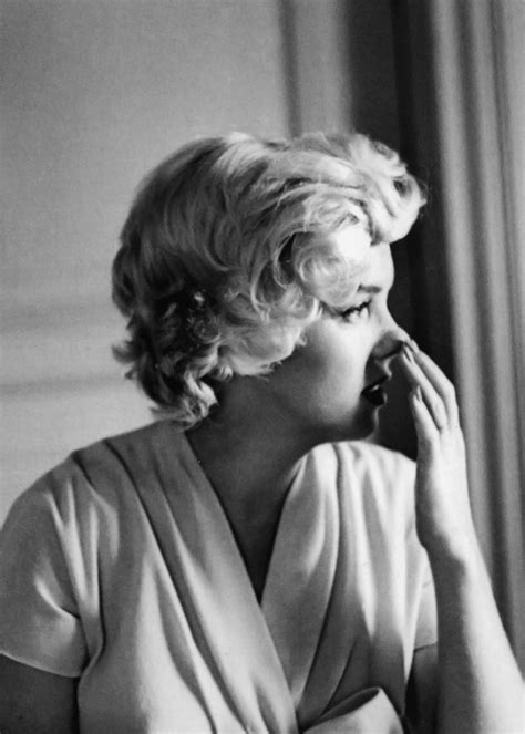 marilyn monroe photographed by sam shaw 1954 the beauty of marilyn