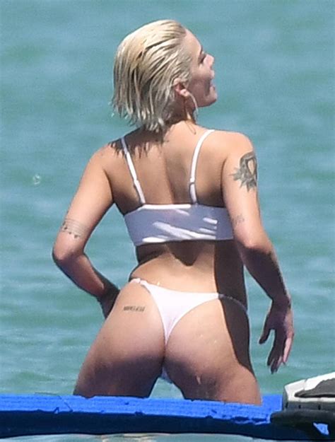 singer halsey flashes her ass in white bikini scandal planet