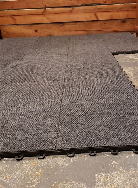 basement modular carpet tiles   raised lock  base