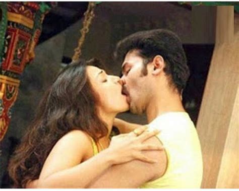 Actress Tamanna Bhatia Lip Lock Kiss Hd Photos Tamannaah