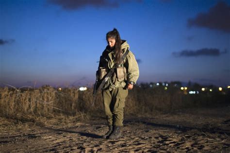 israel s women combat soldiers on frontline of battle for