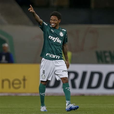 Luiz Adriano Brilha E Palmeiras Bate Guaraní No Allianz Parque