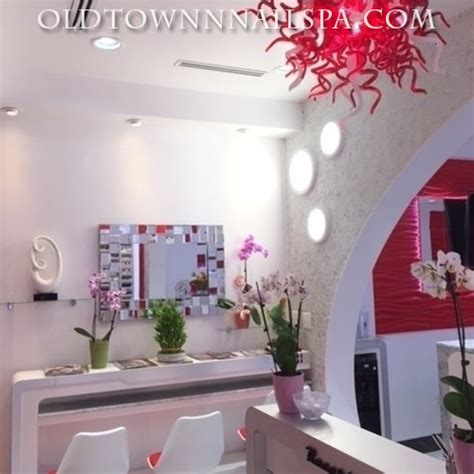 town nails spa  king st