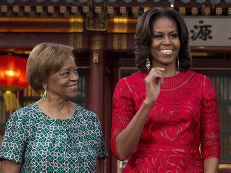 michelle obama shared her savage grammys texts from her mom hellogiggles