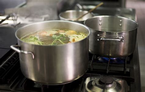 poaching simmering boiling moist heat cooking