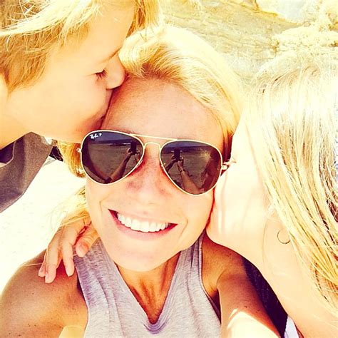 Gwyneth Paltrow Gets Mother S Day Kisses From Apple And Moses