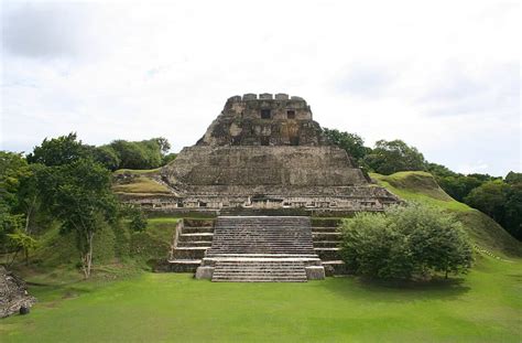 exploring  ancient xunantunich mayan ruins  belize
