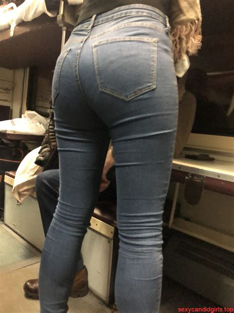 Hot Booty In Tight Jeans In The Train Sleeping Car Girl