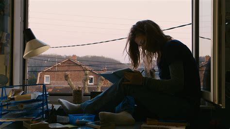 Adele Exarchopoulos As Adele In La Vie D Adele Blue Is