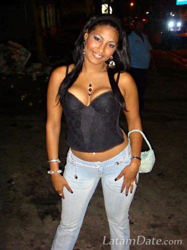 Profile Of Liallisenia 29 Years Old From Santo Domingo