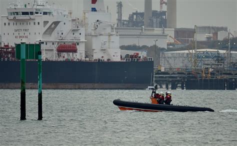 Rx305175 Hamble Lifeboat On Exercise In Southampton Water … Flickr