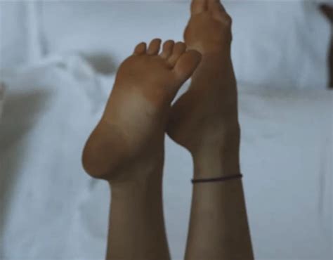 sara ali khan feet rindianstarfeet