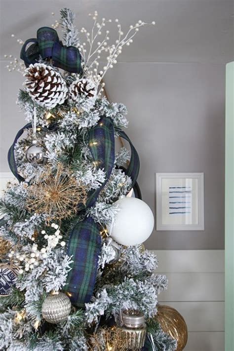 How To Add Vertical Ribbon To A Christmas Tree The Creek